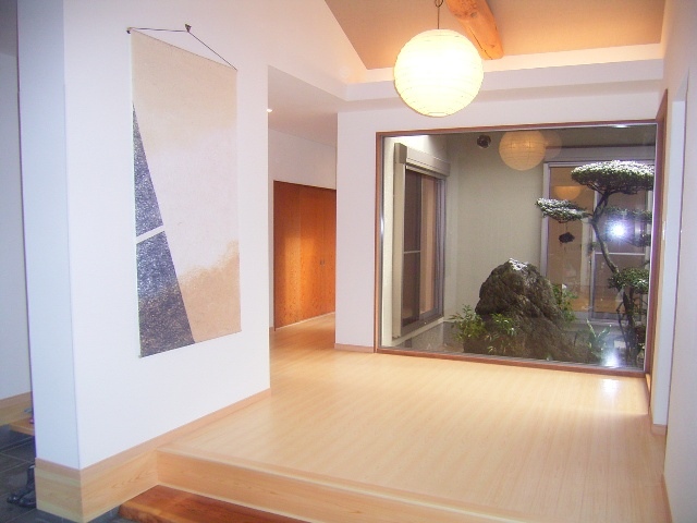 －市辺の家・玄関ホール－