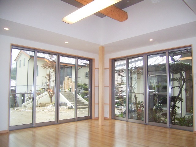 －市辺の家・リビング－