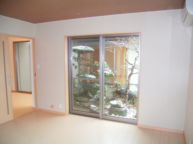 －市辺の家・エントランス－