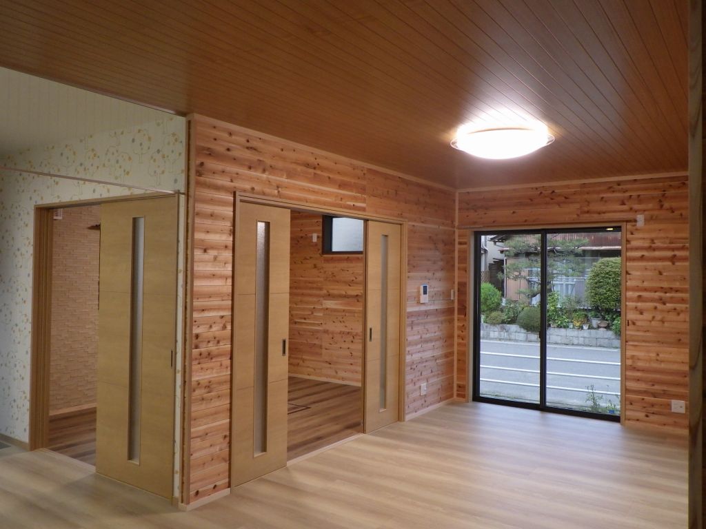 －尺後の家・リビング－