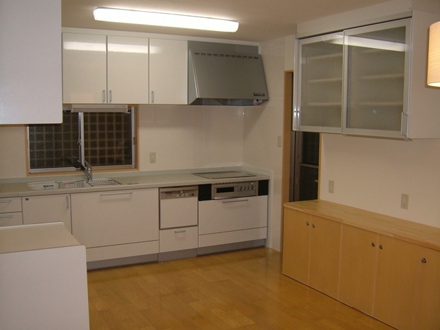 －中大小の家・キッチン－