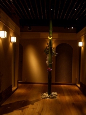 －焼肉 SENBA・客室ホール－